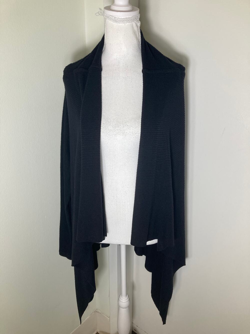 Sen Black Ribbed Cardigan Sz 1 (Xs/S)